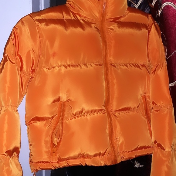 Orange small puffer coat - Picture 1 of 4
